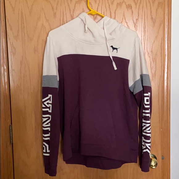 PINK Victoria's Secret Sweaters - Médium maroon hoodie✨